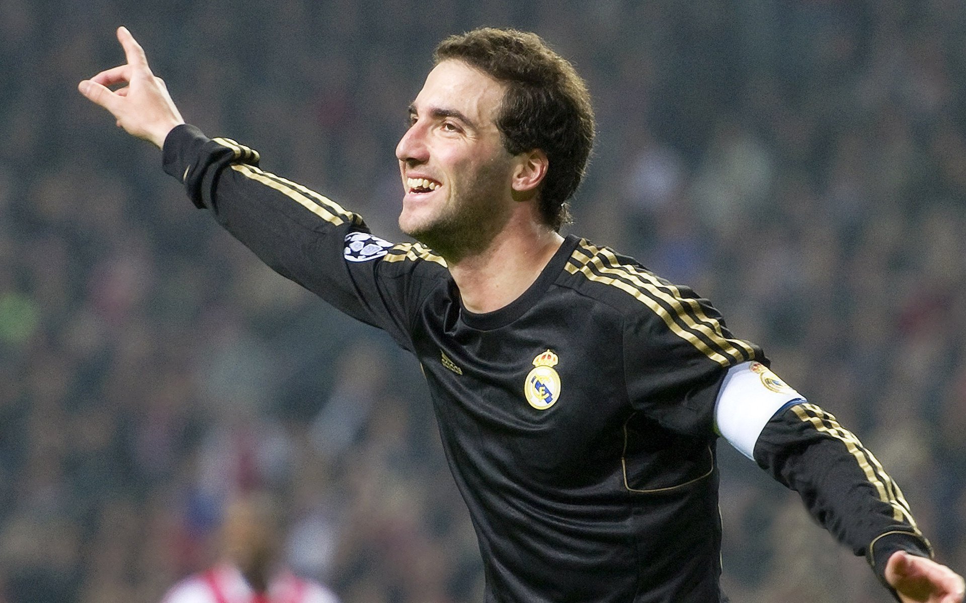 “德甲战队状态火热，是冠军大热门吗？”，德甲阵容